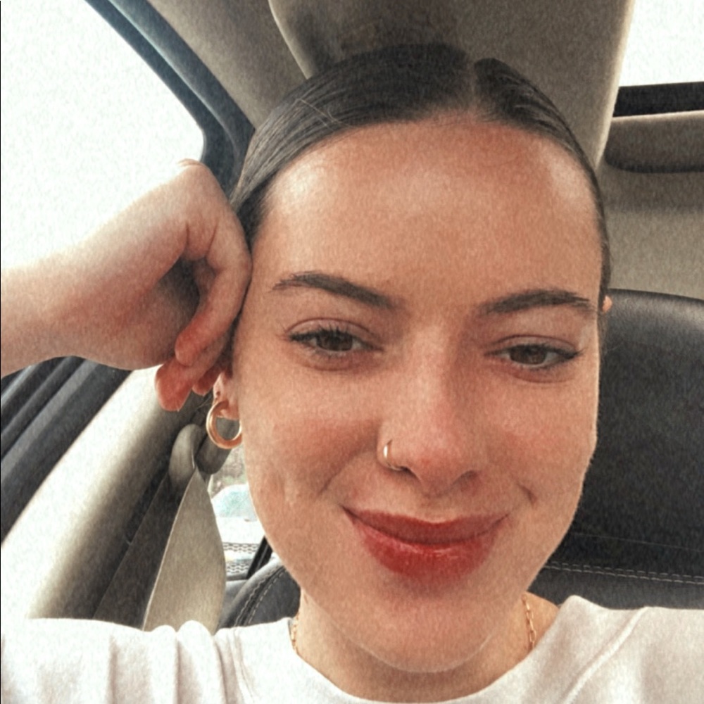 Meet your Posher, Madi